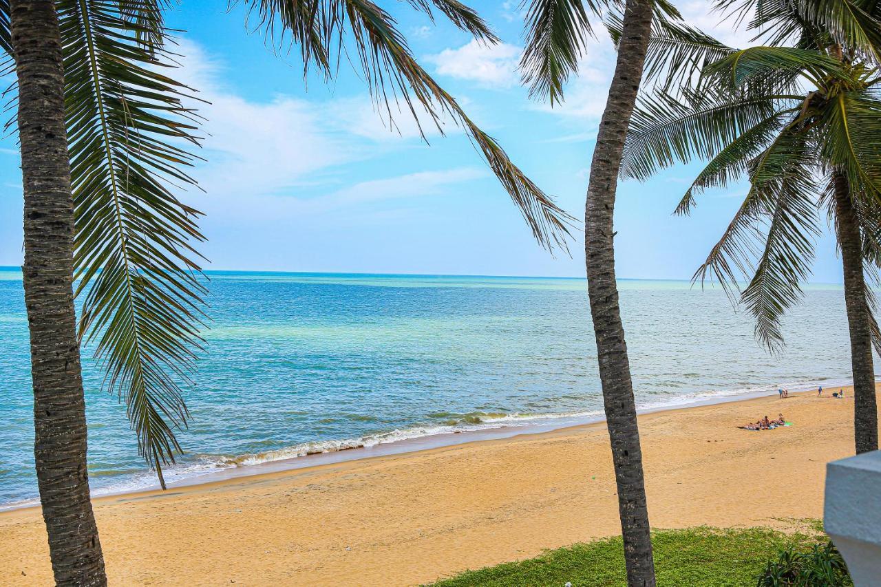 Earl'S Regent Negombo Hotel Exterior photo