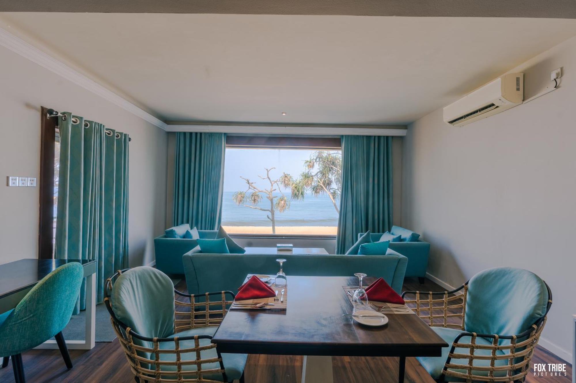 Earl'S Regent Negombo Hotel Exterior photo