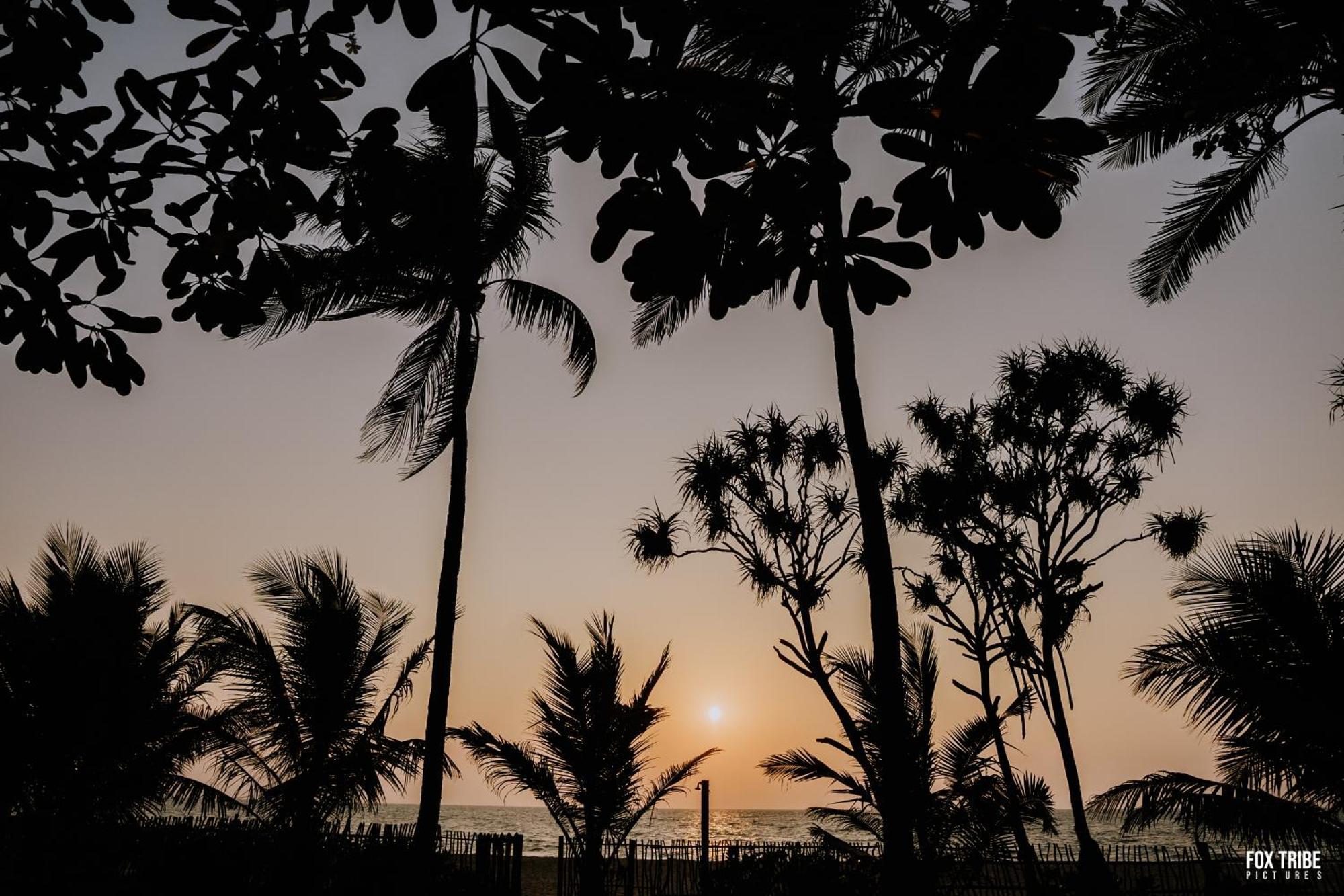 Earl'S Regent Negombo Hotel Exterior photo