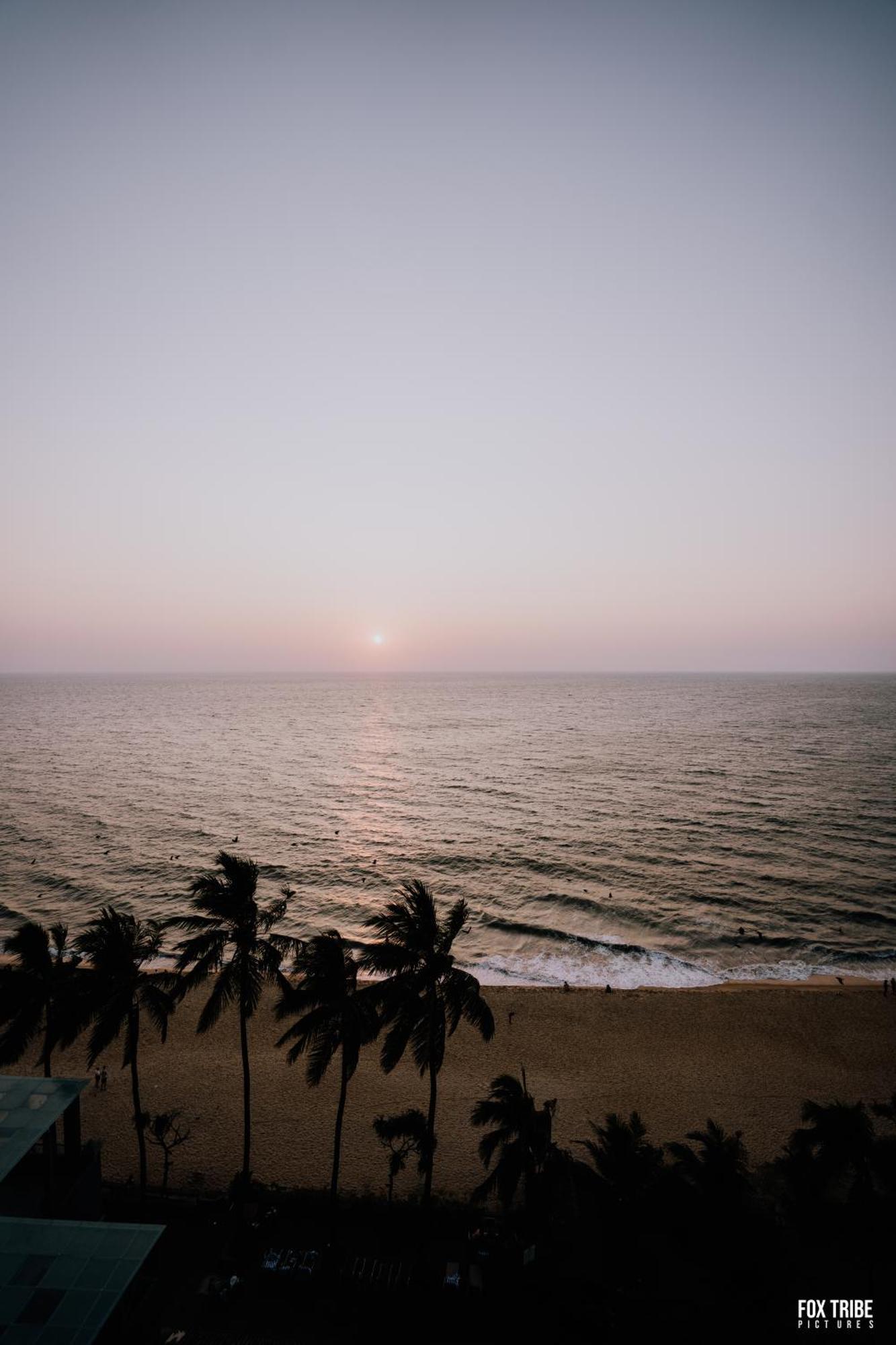 Earl'S Regent Negombo Hotel Exterior photo