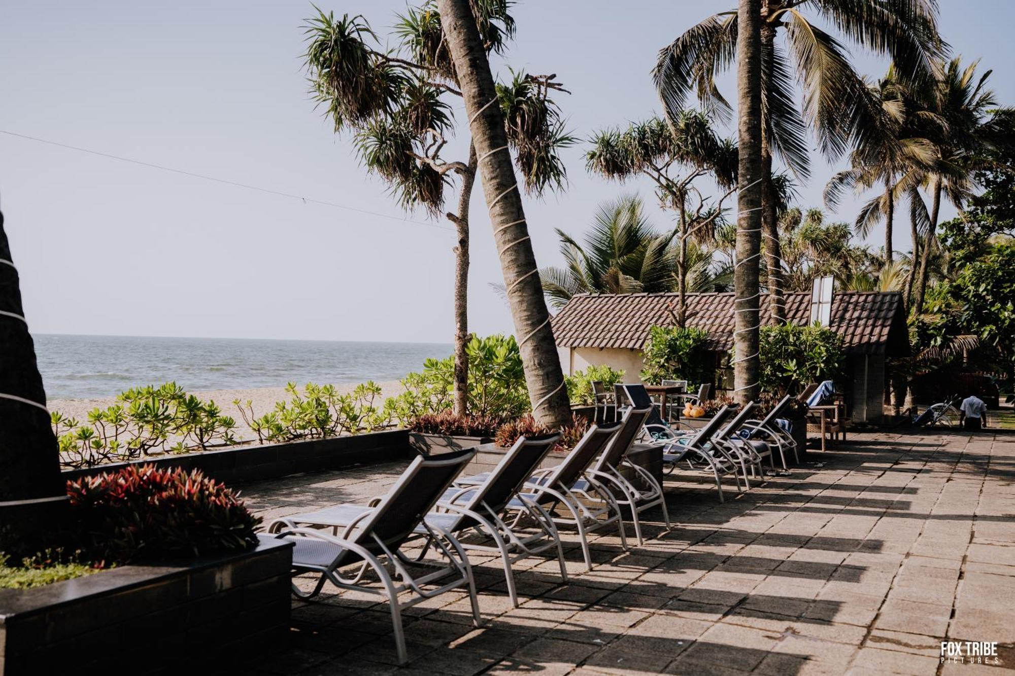 Earl'S Regent Negombo Hotel Exterior photo
